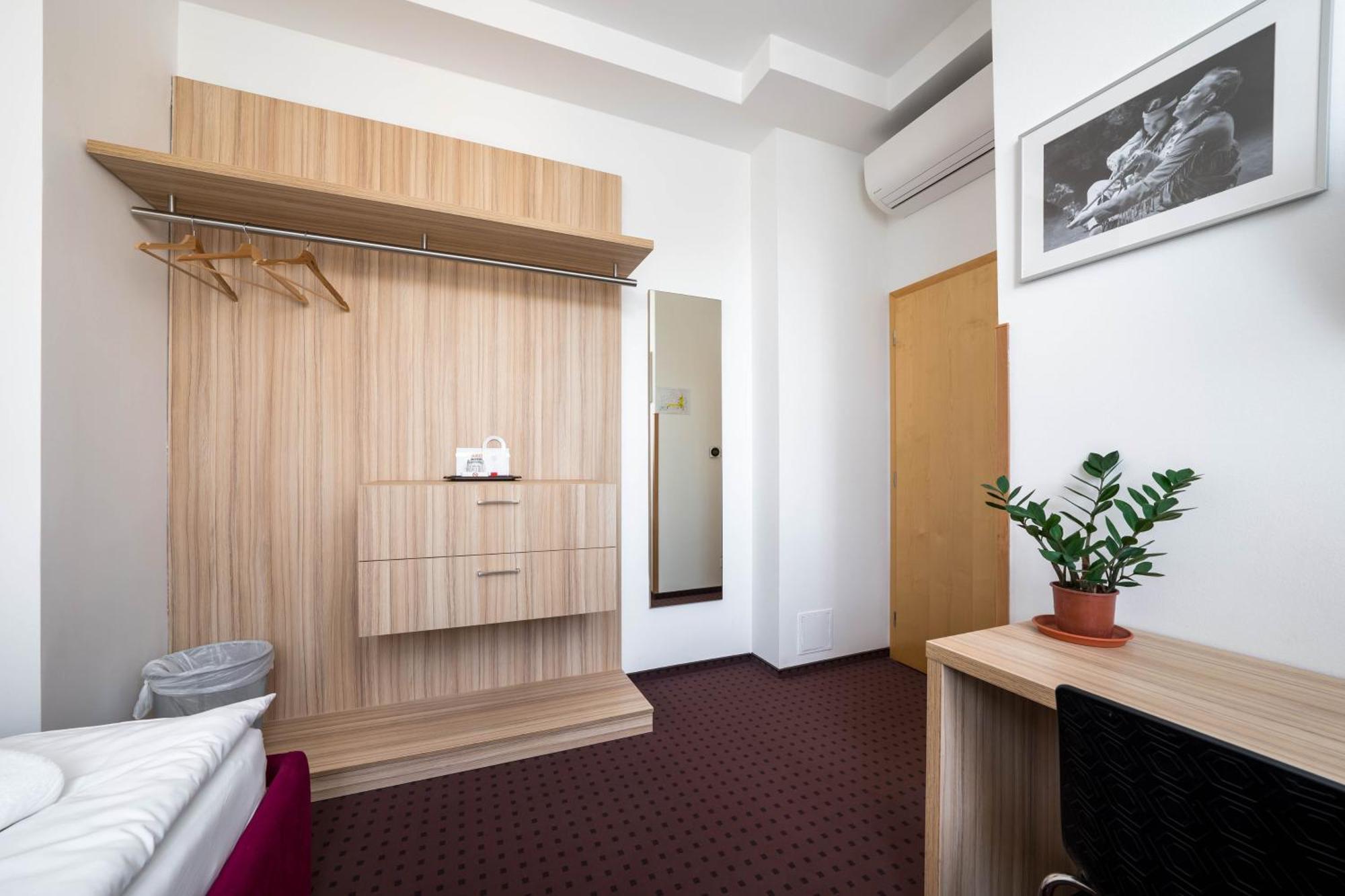 Mini Hotel Akord Ostrava Exterior foto