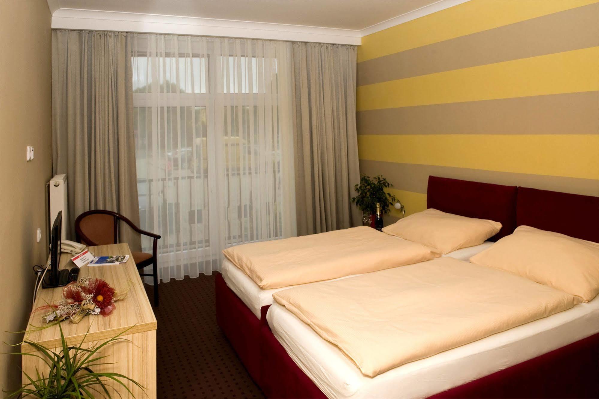 Mini Hotel Akord Ostrava Exterior foto